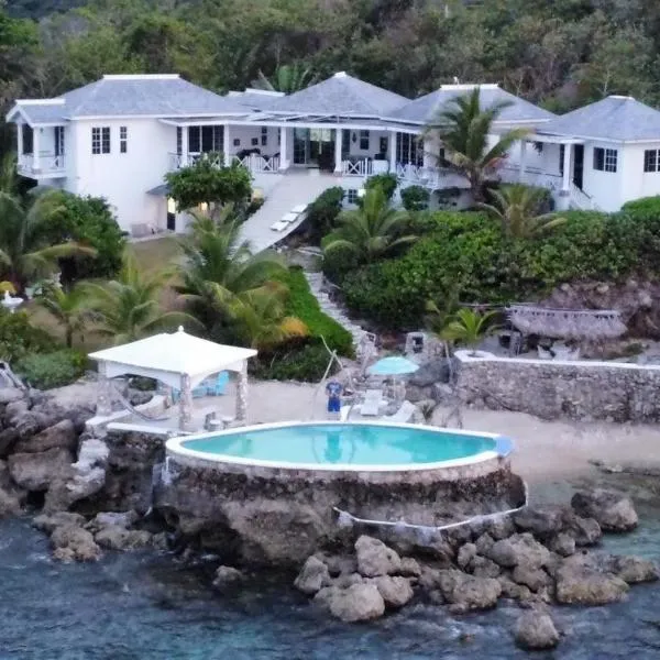Cottage at Forever, ξενοδοχείο σε Robins Bay
