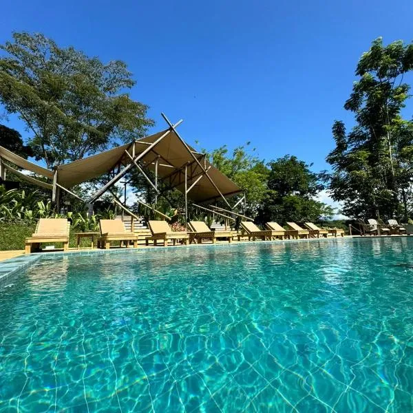 Glamping Entre Rios, hotel in Calarcá