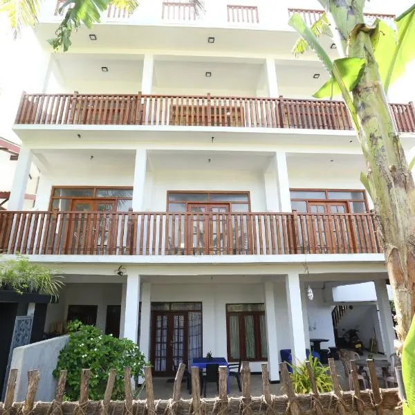 Sisi's Place, hotel in Bentota