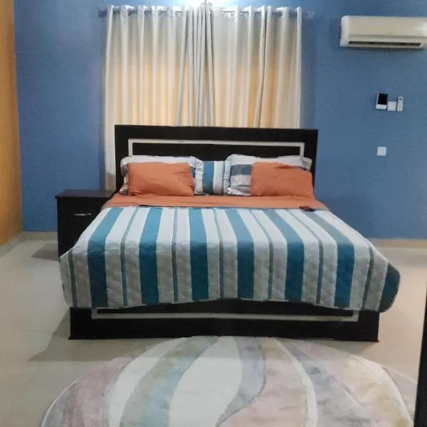 THE PALMS VILLA GRA Sagamu, hotel em Sagamu