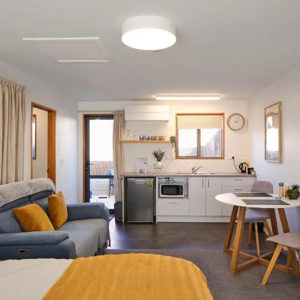 Wanaka Lake Studio (New), hotel in Wanaka