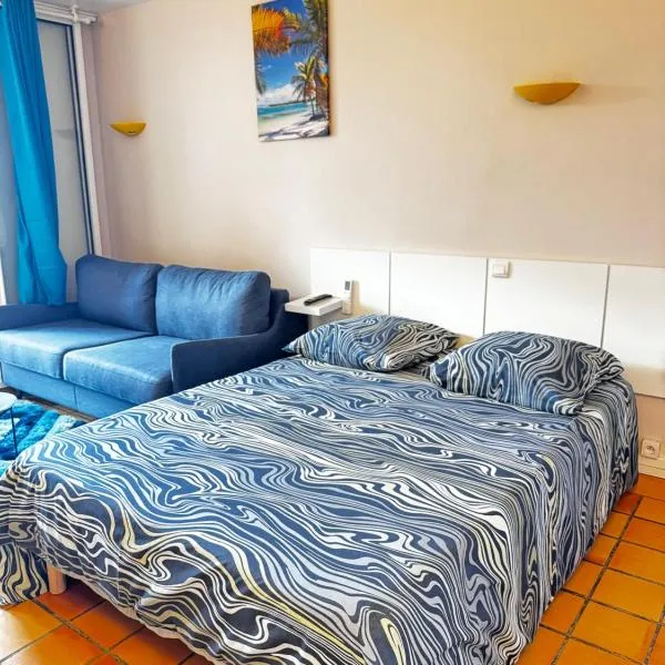 Studio ROUGE GORGE TARTANE, Hotel in La Trinité