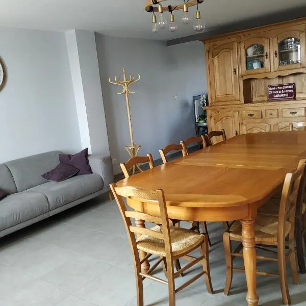 Les Caboches de Garanche, hotel in Charentay