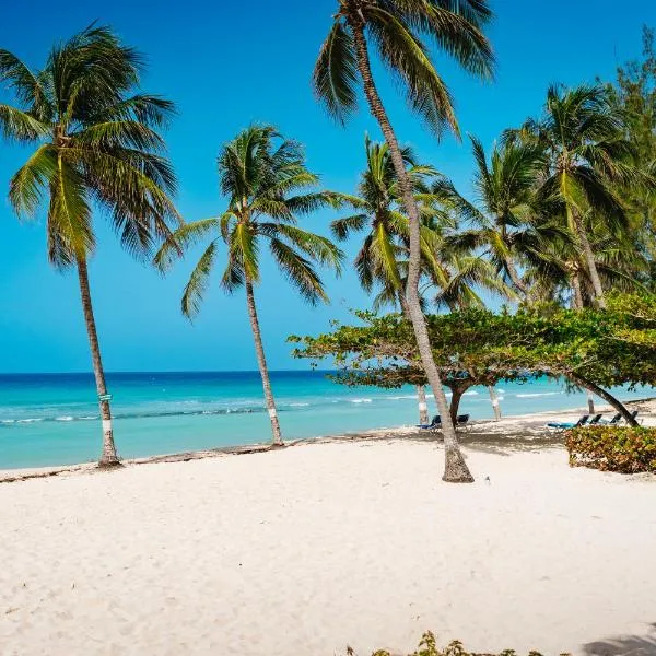 Coconut Court Beach Hotel, hotel i Bridgetown