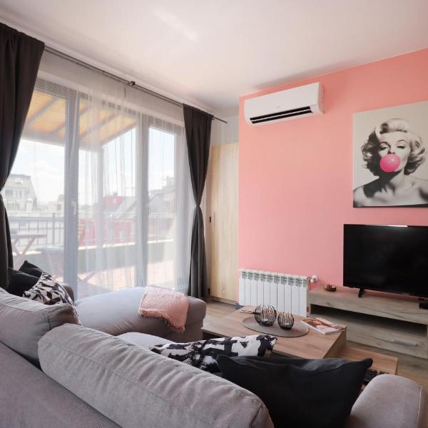 New Sofia Skyline 1BDRM Free Parking & Terrace, Sofia