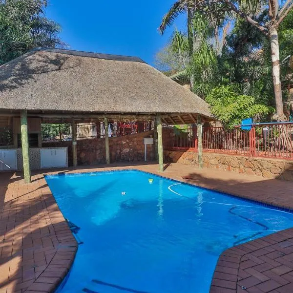 At Rosies on Robin - Luxury & Comfort, hotel v destinaci Rustenburg