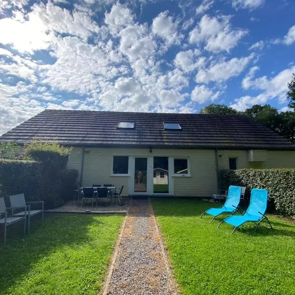 Le Bungalow 51, Hotel in Froidchapelle