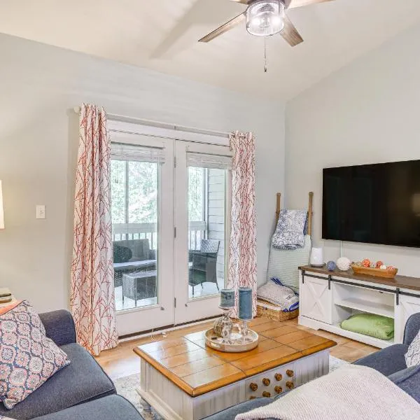 Snowbirds Welcome Foley Condo with Pool Access、フォーリーのホテル