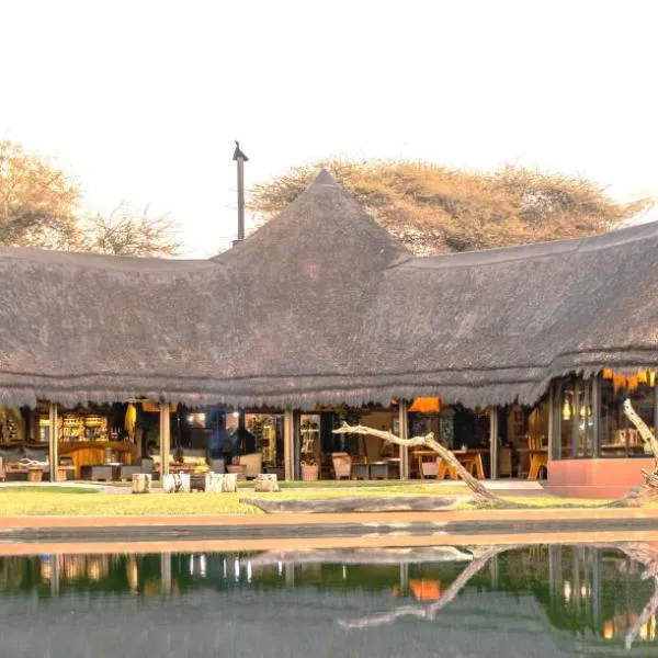 Okonjima Luxury Bush Camp – hotel w mieście Otjiwarongo
