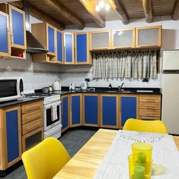 Casa del Pinar-Plottier-Diario Semanal Mensual-La Mejor Ubicación-Garaje Cerra do,位于普洛缇尔的酒店