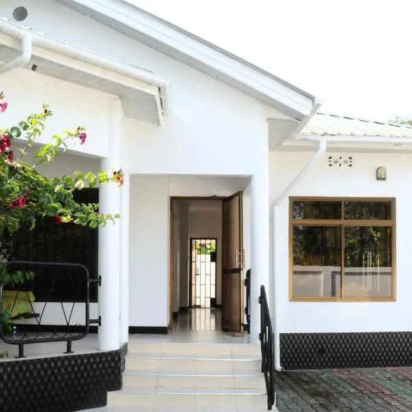 OYA Guest House, ξενοδοχείο σε Usa River