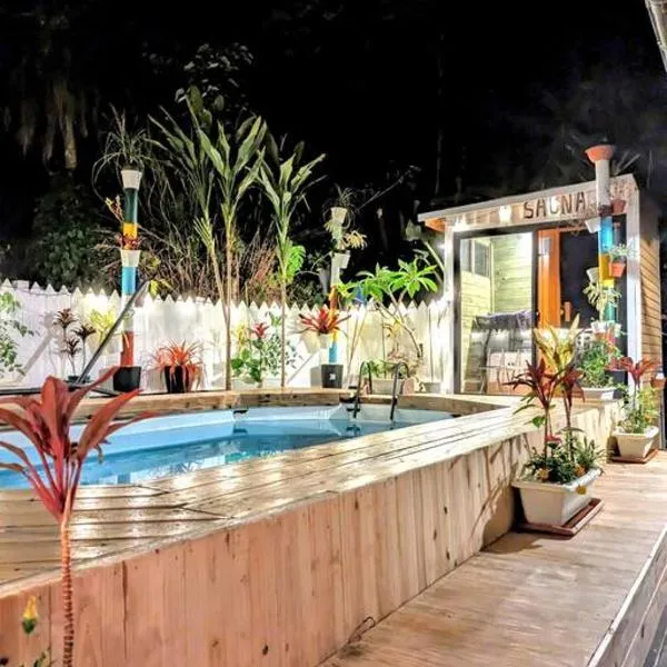 Family house プール付オーシャンビュー Amami "Birdland Nature Resort", hotel in Amami