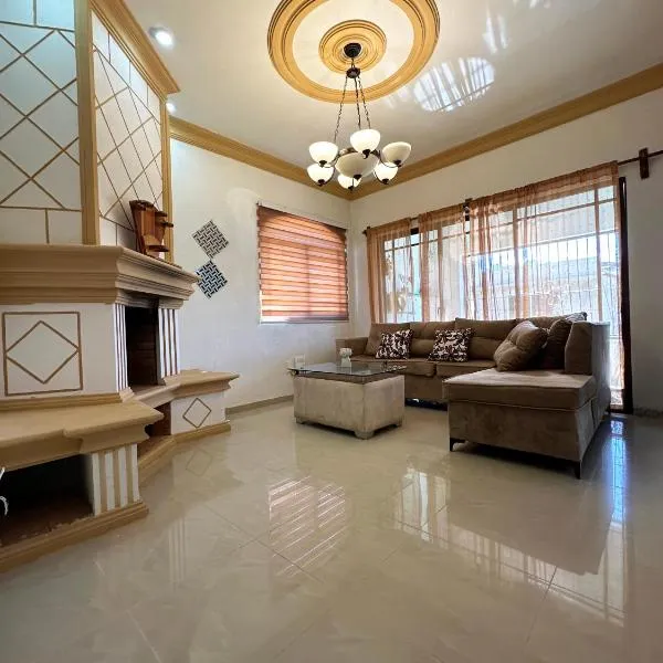 Cerca del divino niño I WiFi I TV, hotel i Constanza