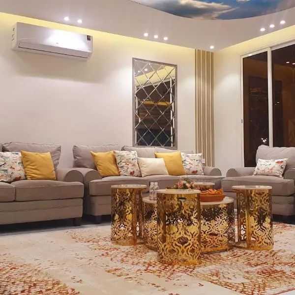 أجنحة ملكي خاصة فاخرة Vip روف كبير & استديو صغير Vip, hotel in Taif