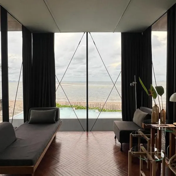 DEEPSPACE cabin on Quiet Beach, hotel in Ko Lanta