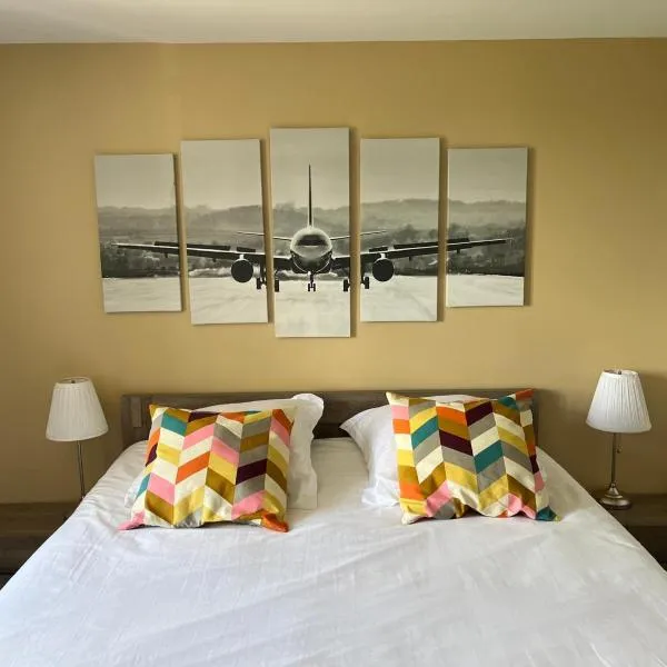 Gîtes spacieux avec jardin, hotel in Chérisey