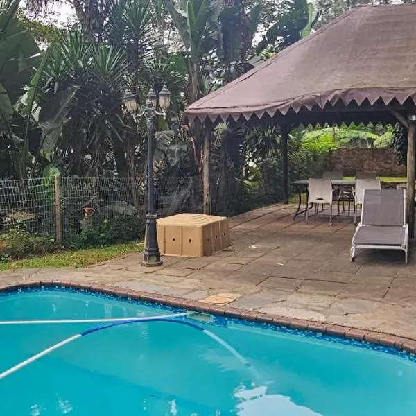 Family Home with Entertainment Area, hotel in Westville
