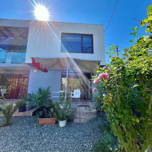 Natali's house, hotel v destinaci Ureki