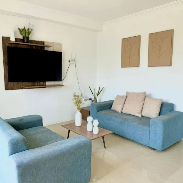 Departamento frente al Wyndham y CC La Quadra, hotel v destinaci Manta