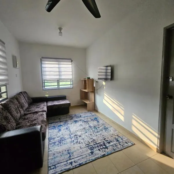 Homestay Sarah Ali Kuantan 3BEDROOM 2WASHROOM SELESA,BERSIH & LUAS, ξενοδοχείο σε Kuantan