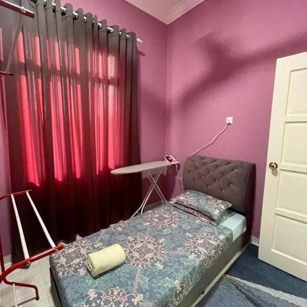 Zh Homestay Besut, Hotel in Kampung Raja