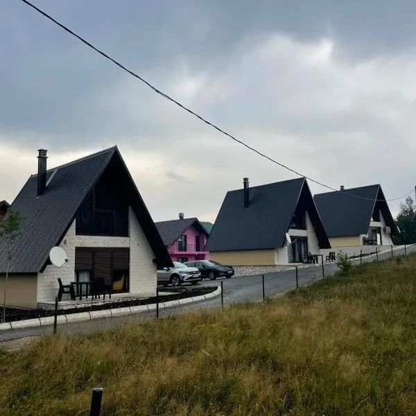 Lux Villas Zabljak，位于扎布利亚克的酒店