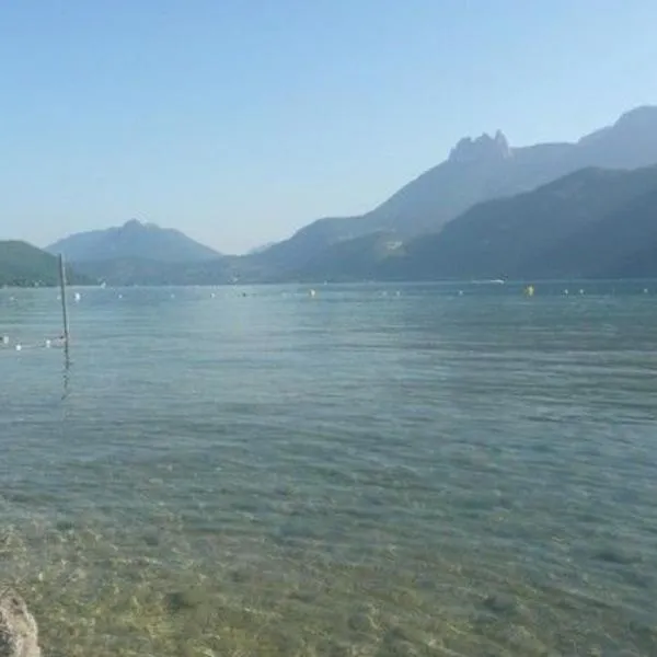 L'Eden, hotel v destinaci Doussard