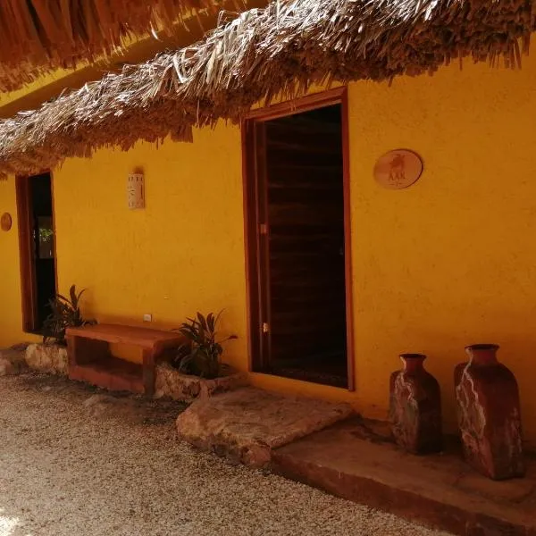 Suites de Piedra y Colores en Chichen Itzá, hotel in Pisté