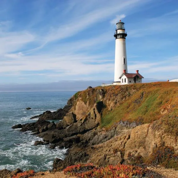 HI Pigeon Point Lighthouse Hostel, hotel in Pescadero