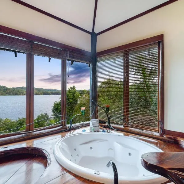 Secrets on the Lake, hotel v mestu Montville