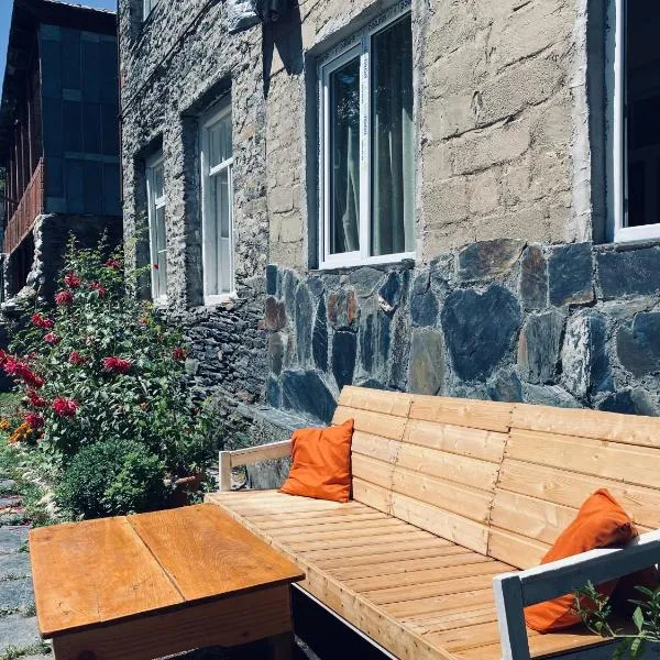 Cozy Qorte, hotel di Lentekhi