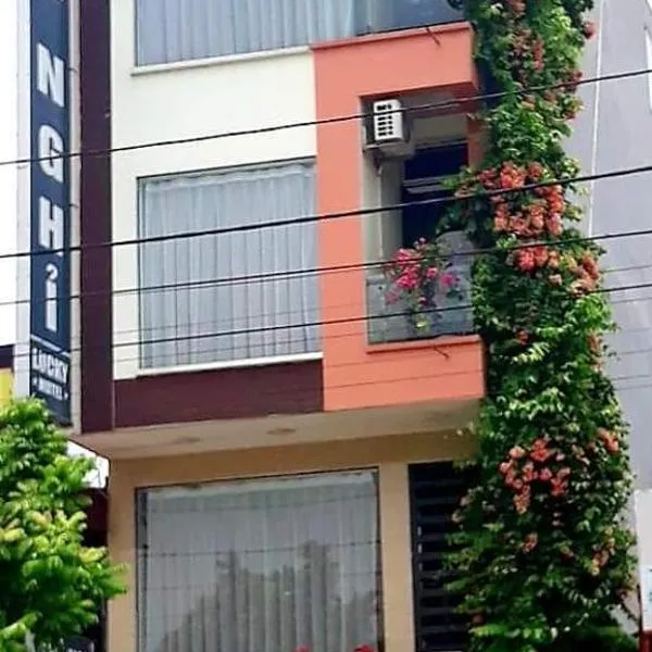 Nhà nghỉ Lucky Motel โรงแรมในVính Quế