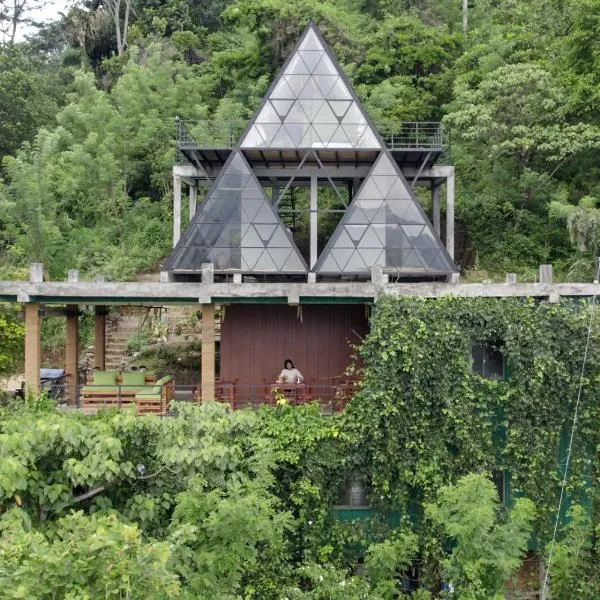 Eco Vibe Resort, hotel v destinaci Rattota