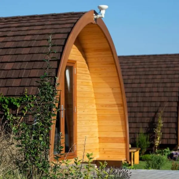 Findhorn Ecovillage Escape Eco Pod Pet free, hotel in Findhorn