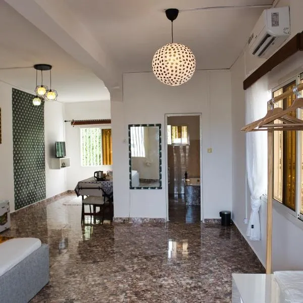 Suite meublée Anzah, hotel v Moroni