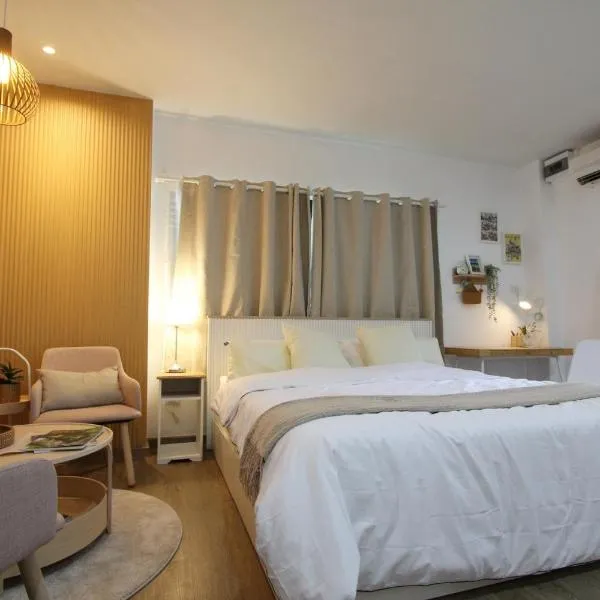 Homeku Guesthouse Room 1 near airport at Latkrabang, hotel in Lat Krabang