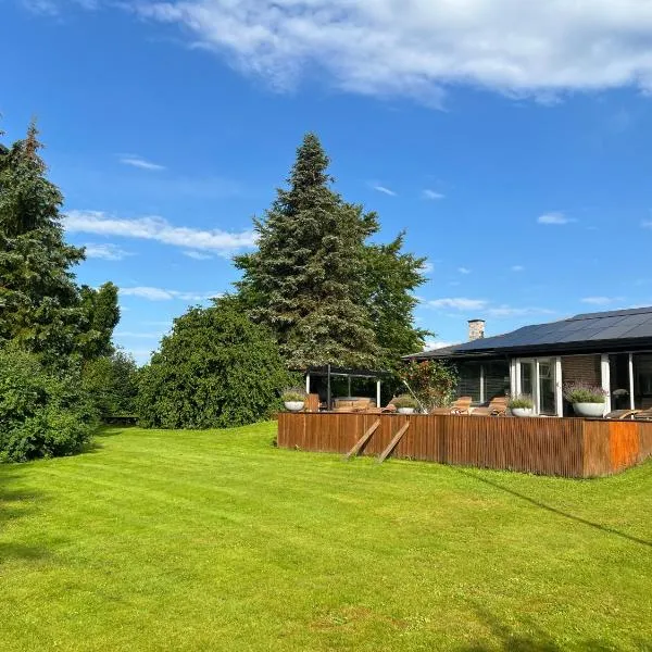 Villa with private pool and jacuzzi, hotel v destinaci Ringsted