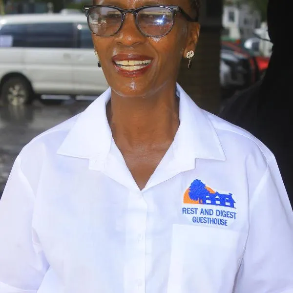 Rest & Digest, hotel en Serowe