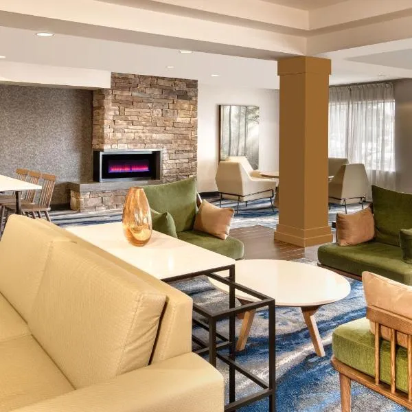 Fairfield Inn & Suites by Marriott Toronto Brampton, hotel in Brampton