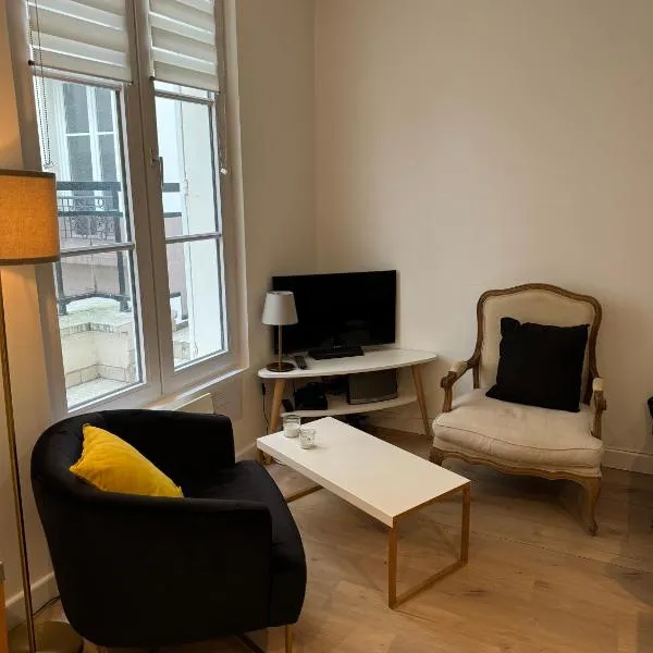 Appartement entier aux Abbesses - Montmartre - Flat in Montmartre, hôtel à Paris