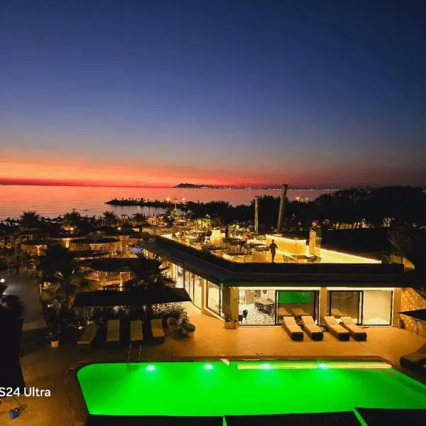 Comfort Suites, Hotel in Golem