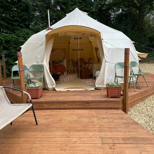 The Lily Pad Off Grid, hotel in Kingham