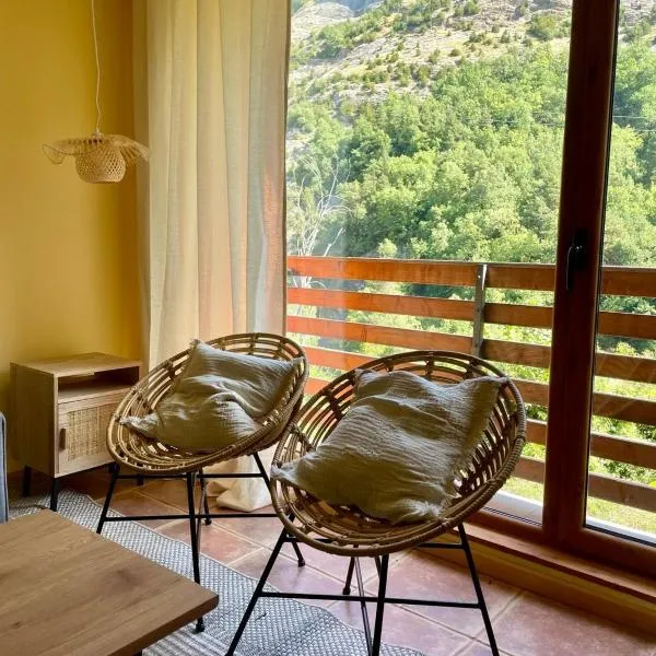 SNÖ Apartamentos Escarrilla, hotel in Escarrilla