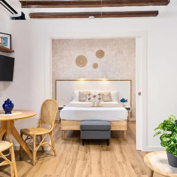 Lodging Apartments Almirall Beach 32, hotel a Barcelona