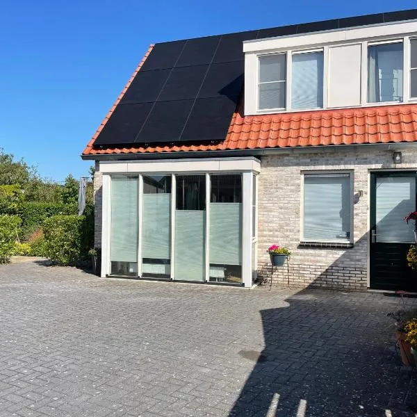 Genieten in een luxe vakantiewoning, dichtbij het IJsselmeer en strand, hotel in Warns