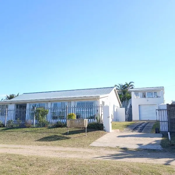 Sun and Sands luxury beach house, hotel in Port Edward