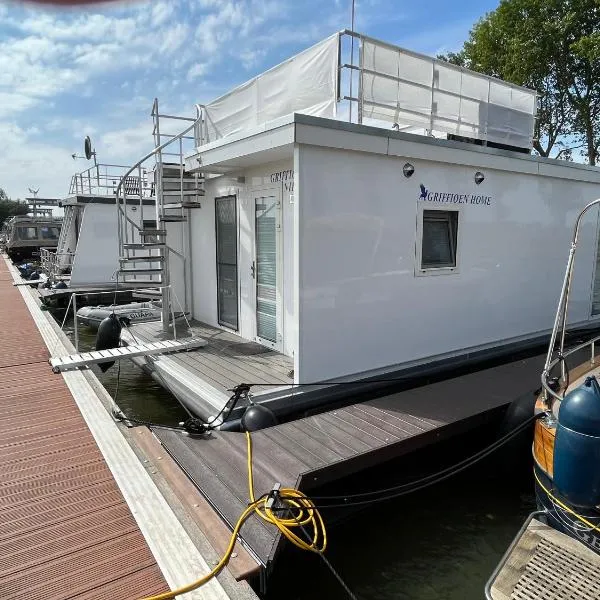 Houseboat Griffioen Home, Nieuwpoort, ξενοδοχείο σε Nieuwpoort
