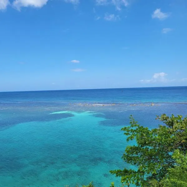 Munzels ocean view retreat 2，位于欧丘里欧的酒店