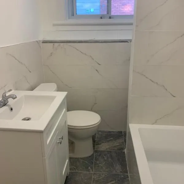 Victorian2 Henderson Héritage Home, Hotel in Ottawa