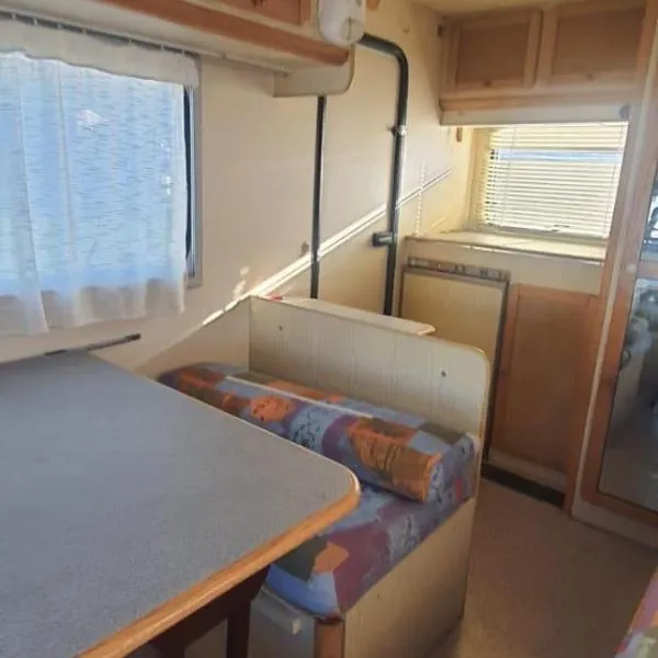 Camper estacionadoDucato 10 GRANDUCA, hotel in Los Cancajos